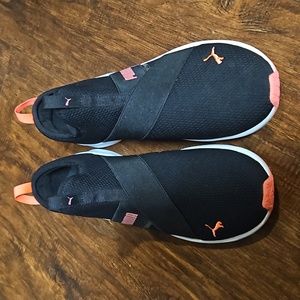 Puma better foam running shoes size 11 in women's black and pink